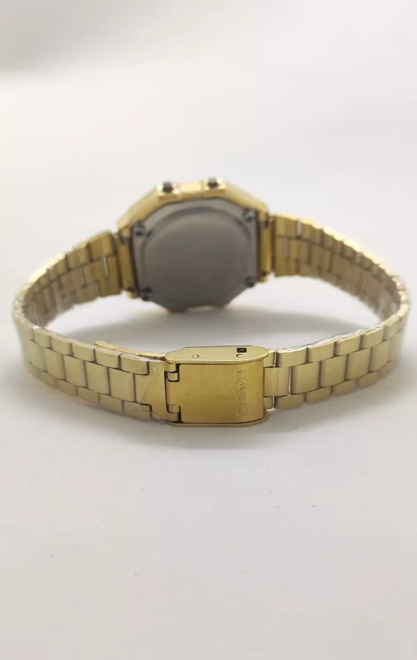 Relógio Casio Vintage global dourado feminino a prova dagua - Imagem 5